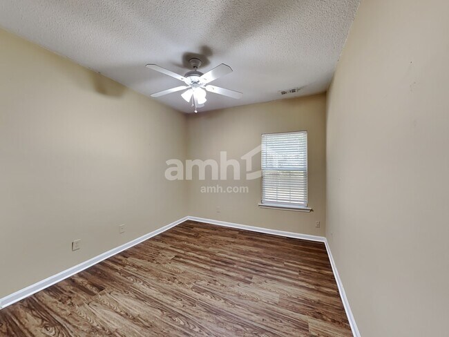 Building Photo - 2135 Beckenham Pl