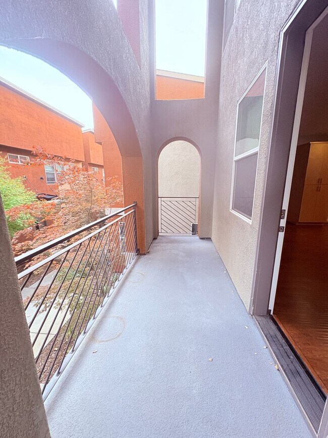 Building Photo - 785 Carbon Ct