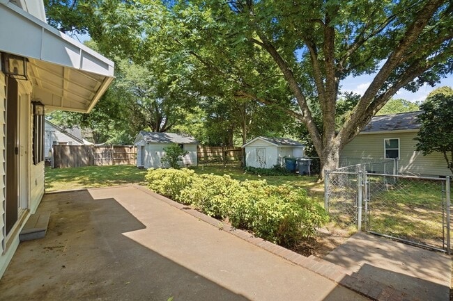 Building Photo - Fully Remodeled Home in the Heart of Belmont
