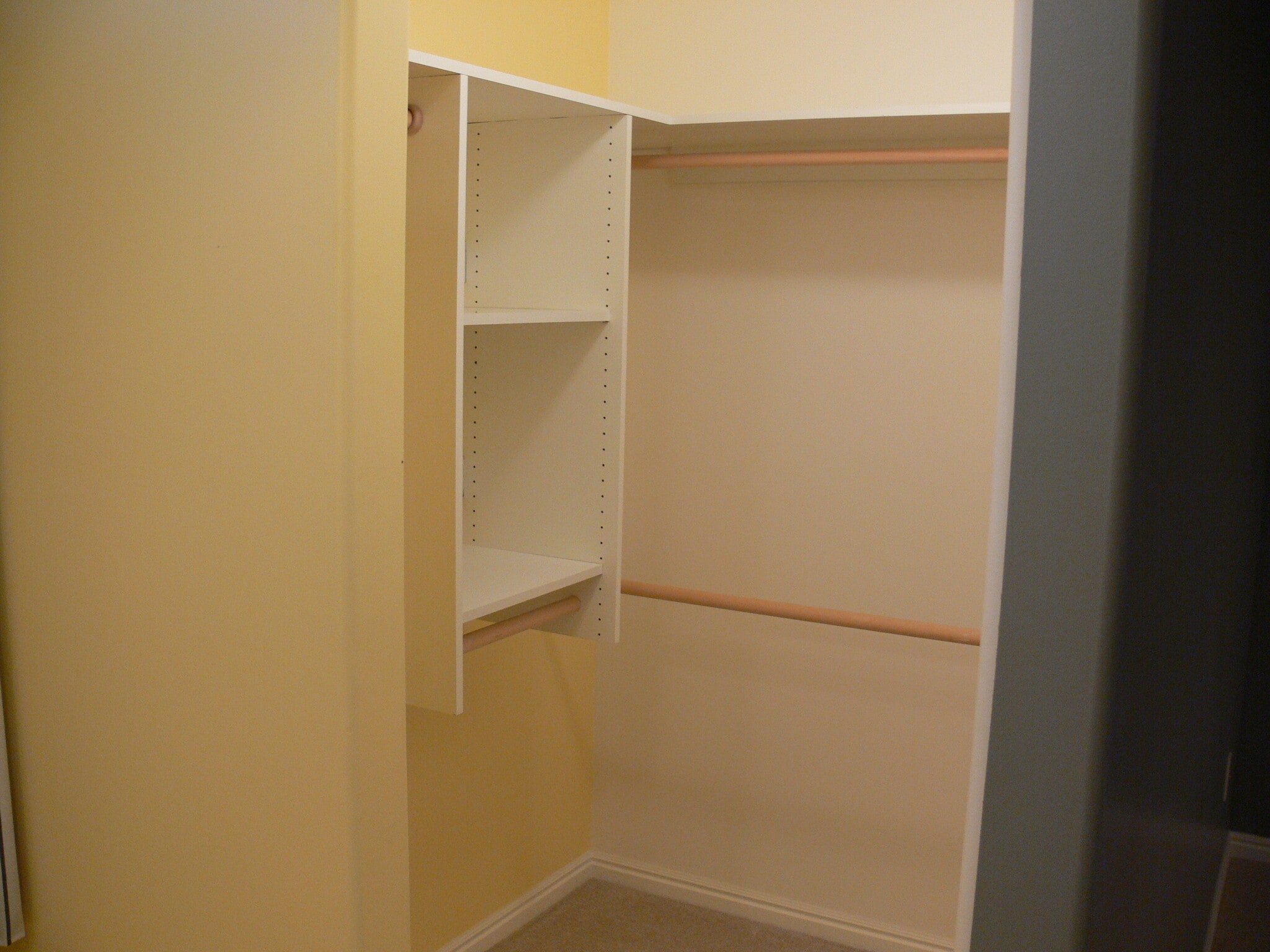 Building Photo - 936 Meadowbrook Dr