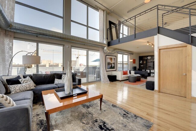 Building Photo - 521 S 7th St