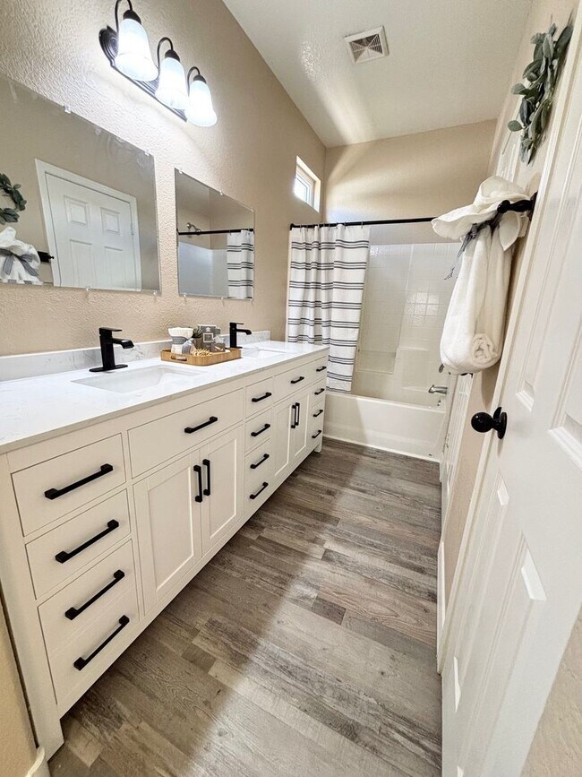 Building Photo - Single Level San Tan Valley Home