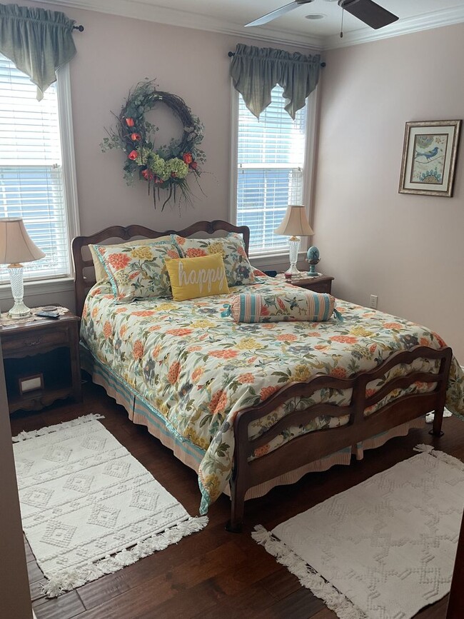Building Photo - 4BR!! RARE opportunity to RENT at The Stab...