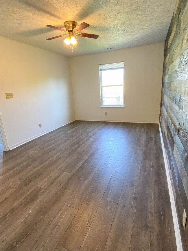 Building Photo - Three Bedroom West Lafayette