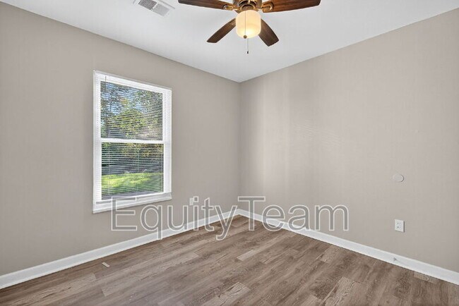 Building Photo - 10032 Regency Ct