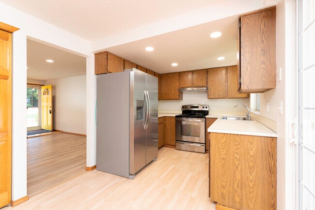 Building Photo - 12920 SE 157th Pl