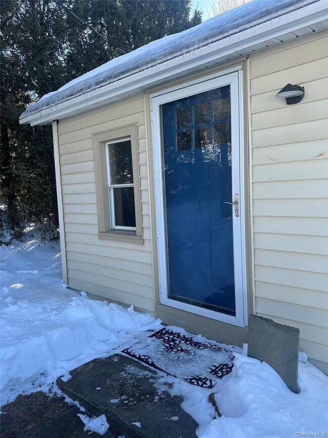 Building Photo - 69 Montrose Dr