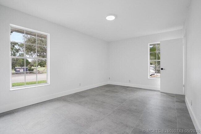 Building Photo - 737 Nantucket Cir