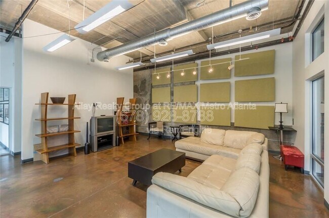 Building Photo - 620 Glen Iris Dr NE