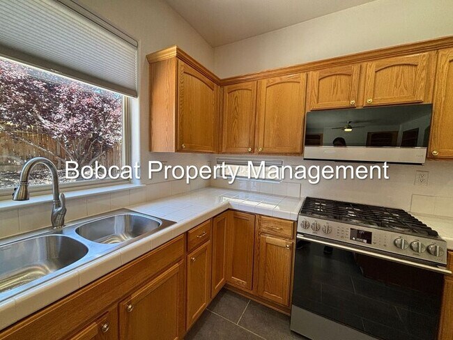 Building Photo - 1240 Flintwood Dr