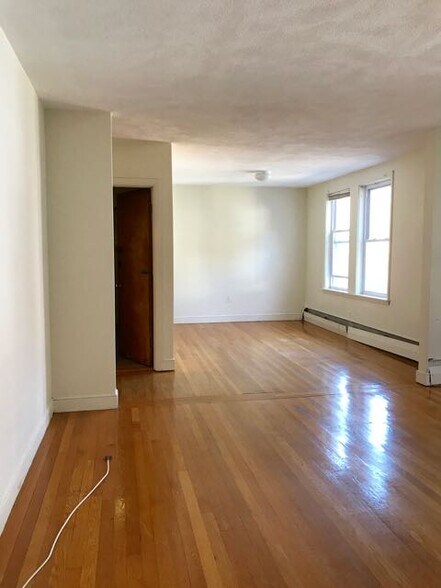 Building Photo - 310 Tappan St