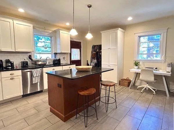 Building Photo - 35 Oakland Rd