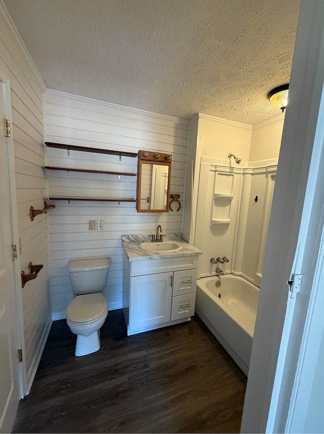Building Photo - Spacious 3 Bedroom Home with 3 Full Baths – Move-In Ready!