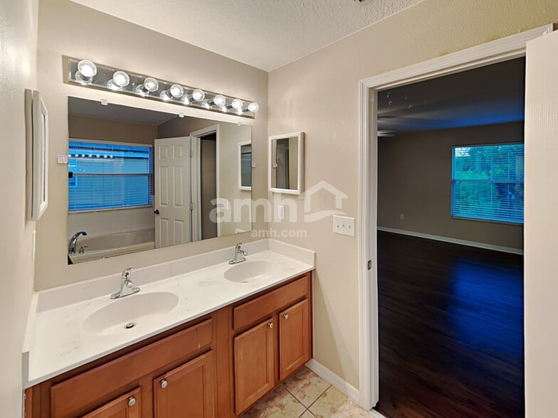 Building Photo - 7538 Dragon Fly Loop