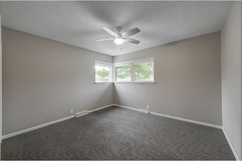 Building Photo - 65 Hackberry Hill