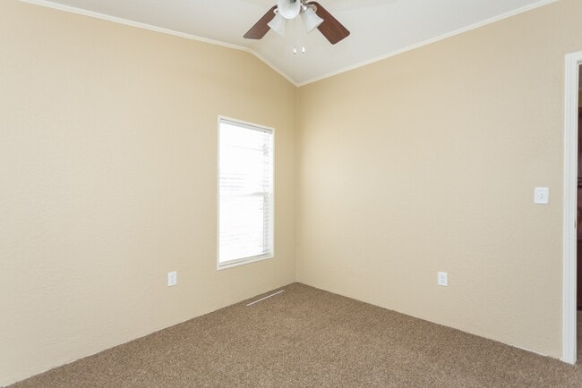Building Photo - 15716 Country Way
