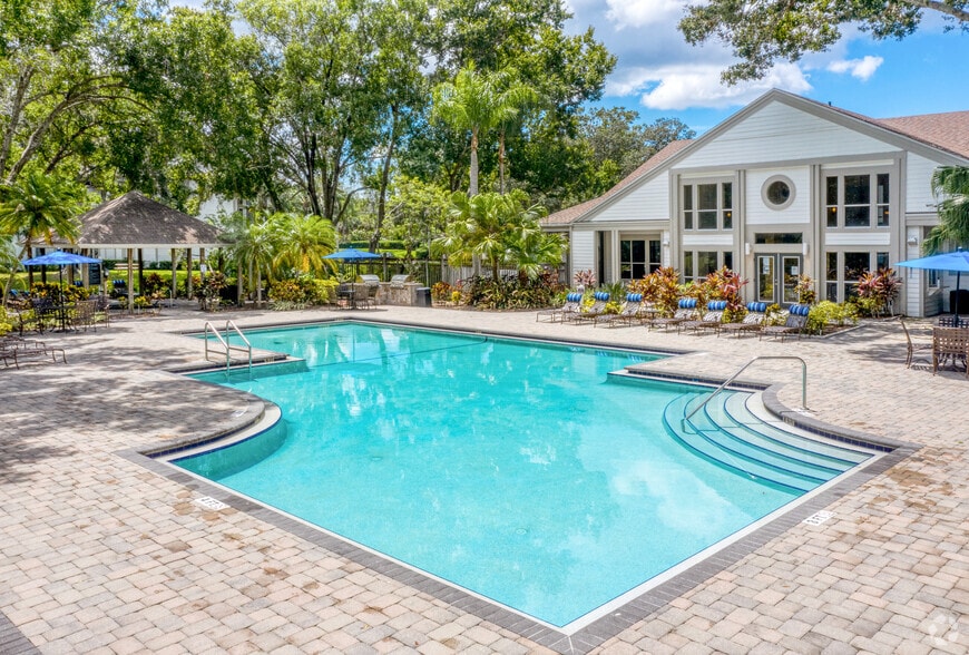 Pool - ARIUM Grove Walk