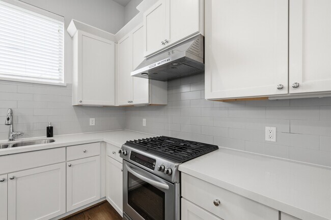 Building Photo - 1225 Bonner St
