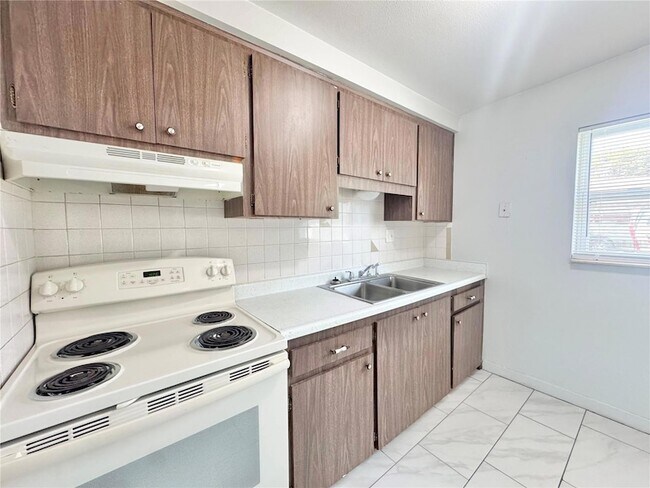 Building Photo - 2680 Trinity Cir NW