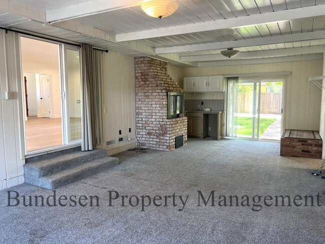 Building Photo - 7345 Stony Point Rd