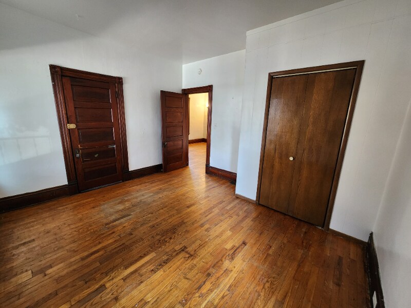 Building Photo - 118 Colfax St NE
