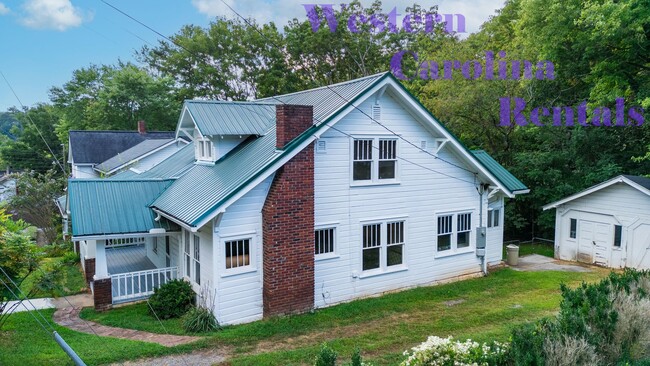 Building Photo - Historic House Looking over the beautiful ...