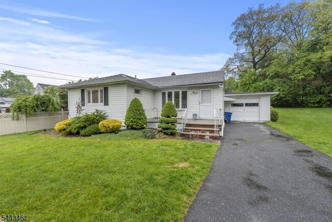 Building Photo - 46 Daka Ct