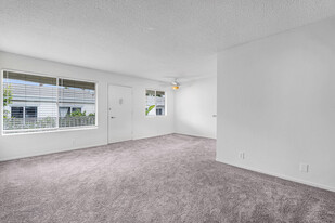 Building Photo - 934 6th St