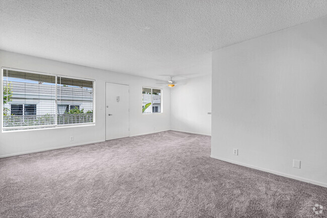 Building Photo - 934 6th St