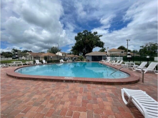 Primary Photo - 2Bed, 2 Bath, Garage,Fireplace, &amp; Comm...