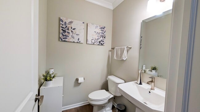 Building Photo - 30W001 Brayman Ct