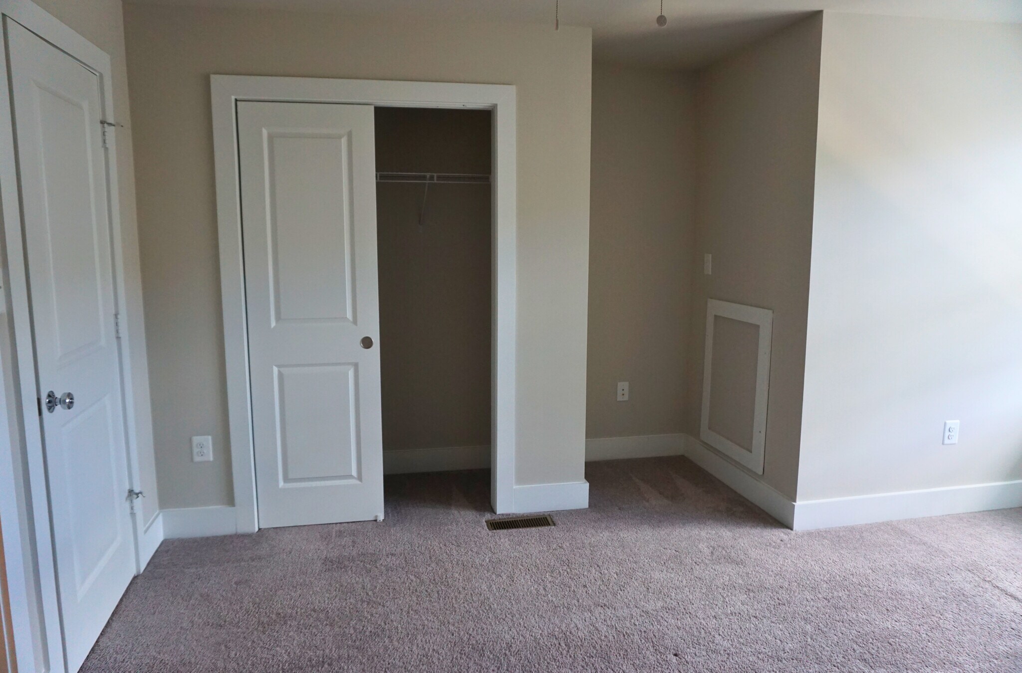 Fourth floor, third bedroom - 1309 S Quinn St