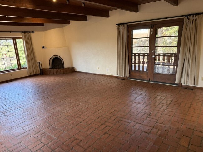 Building Photo - 641 Garcia St