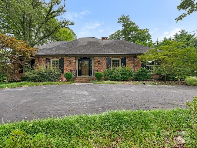 Primary Photo - 3515 Foxcroft Rd