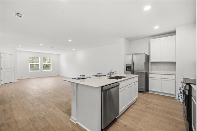 Building Photo - 5100 Clay Whaley Rd