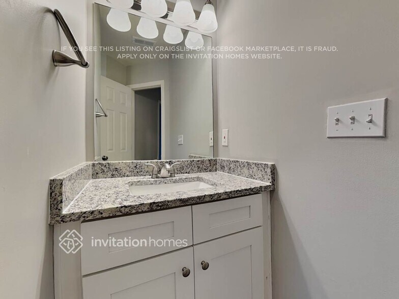 Building Photo - 70 Mercer Ln