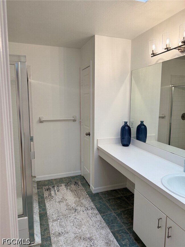 Building Photo - 9120 Greenleaf Ct