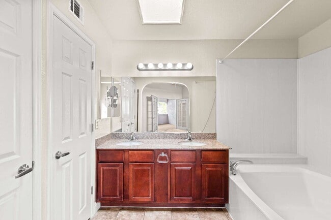 Building Photo - 2912 Bluegill Way