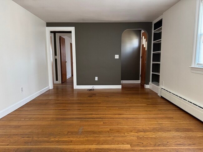 Building Photo - 173 Pleasant St