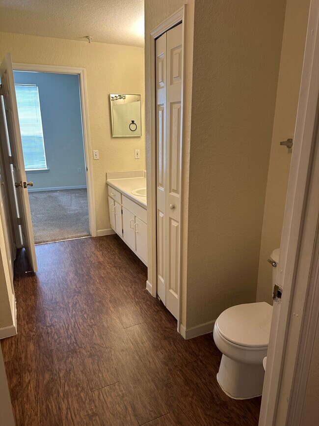 Building Photo - 13015 Plantation Park Cir