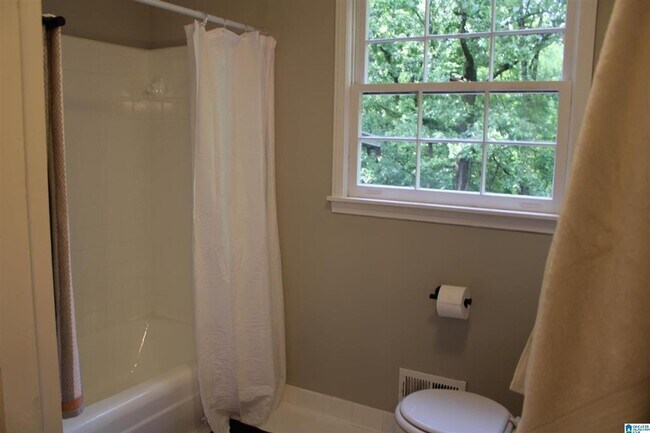 Building Photo - 4 bed, 2 bath in Alabaster