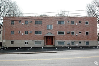 Building Photo - Larchmont Terrace