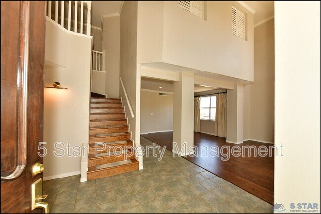 Building Photo - 6598 Eagle Ridge Dr