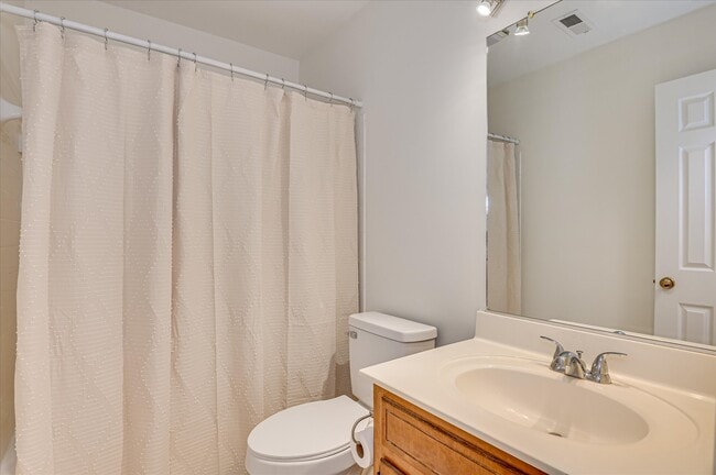 Building Photo - 186 Hammond Pl Cir