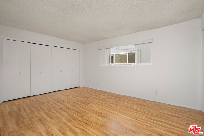 Building Photo - 953 4th St