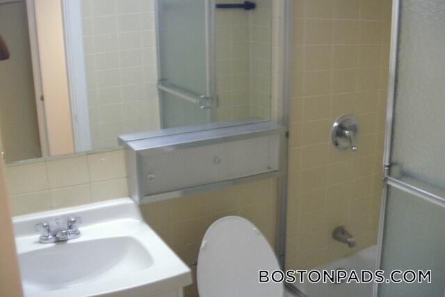 Building Photo - 62 Boylston St