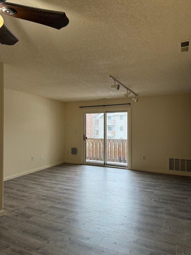 Building Photo - 309 Ravens Crest Dr