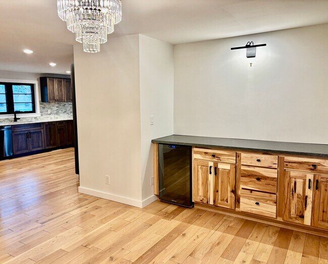 Building Photo - Spacious House. Expansive Lot. Prime Location