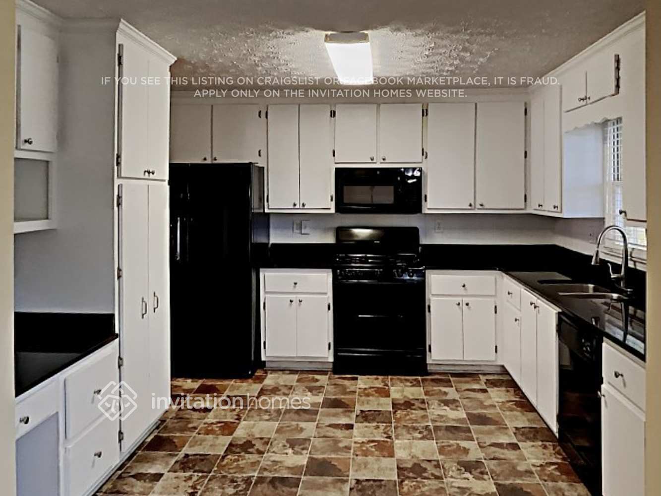 Building Photo - 4611 Pine Harbor Ct NE