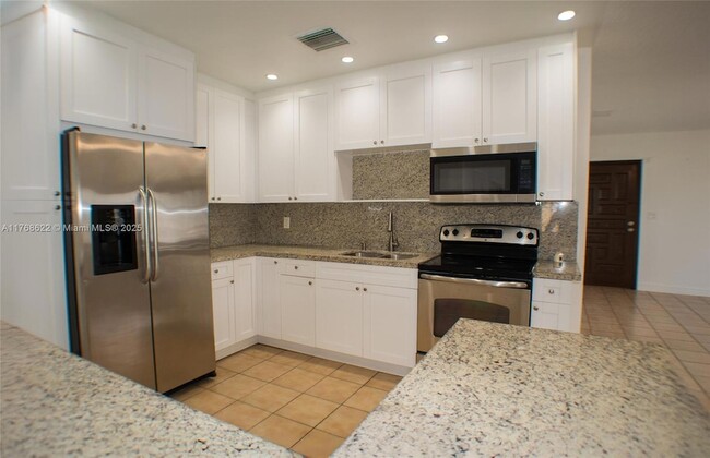Building Photo - 7591 SW 28th Street Rd
